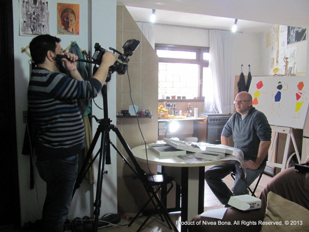 Interview on Gazeta do Povo - posing for the camera man